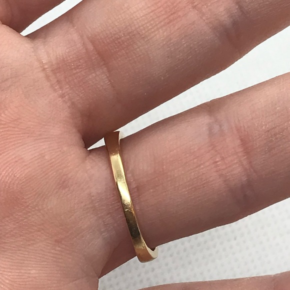 14kt yellow gold diamond and emerald ring size 8 - Picture 4 of 5